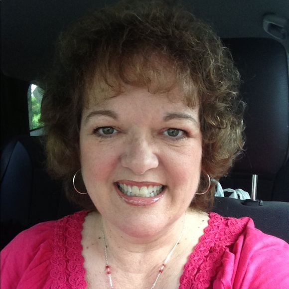 Meet your Posher, Carolyn - Picture 1 of 1